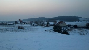 Ausblick auf die IL-62 "Lady Agnes" und unser Hotel.