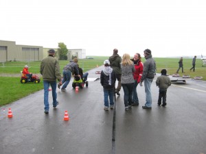 Olympiade: Bobbycar-Parcours mit Spezialbrillen